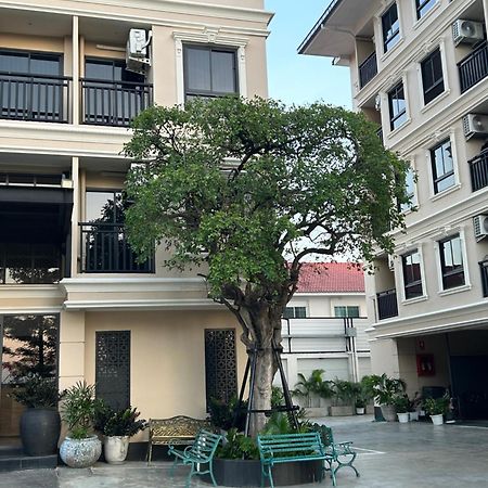 Baan Thanakul Residences Самут Пракан Екстериор снимка