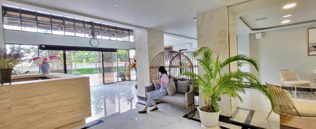 Baan Thanakul Residences Самут Пракан Екстериор снимка