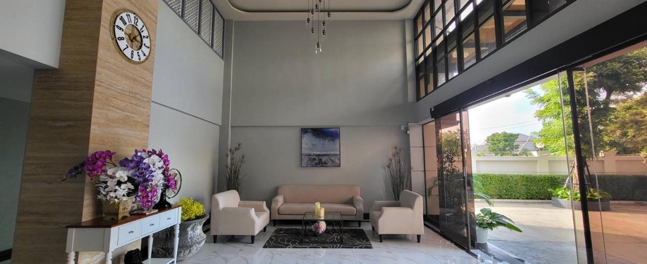 Baan Thanakul Residences Самут Пракан Екстериор снимка